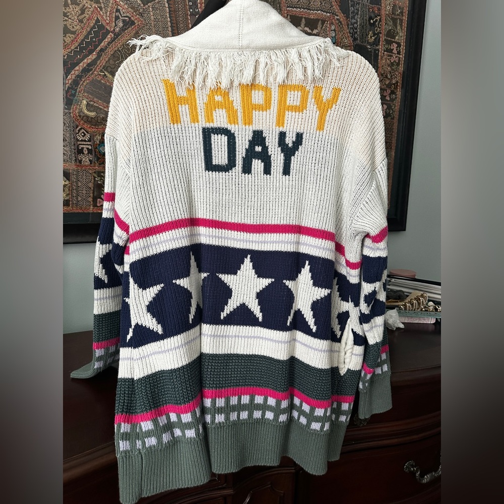 Like new, Peace Love World Star Patterned Cardigan with Fringe. M. - Picture 4 of 5